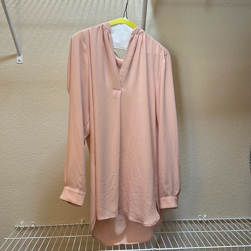 Loft soft pink formal dress shirt in the size medium